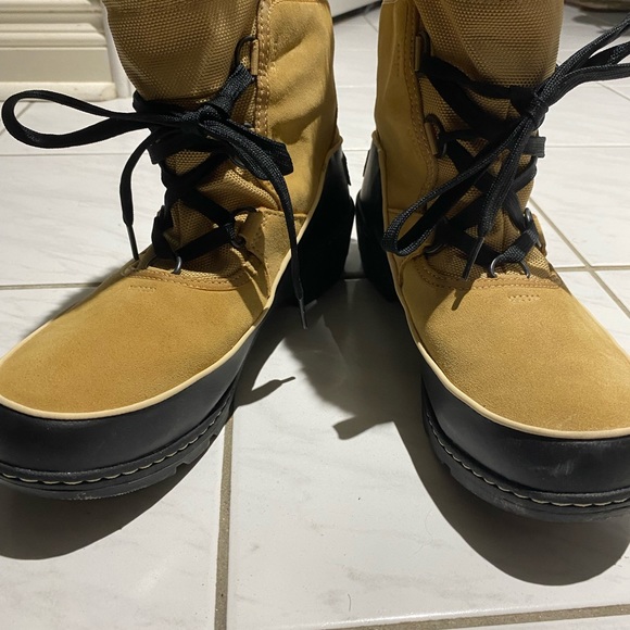 Womens Sorel Winter Boots - Picture 2 of 6